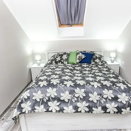 Gardi Apartment
