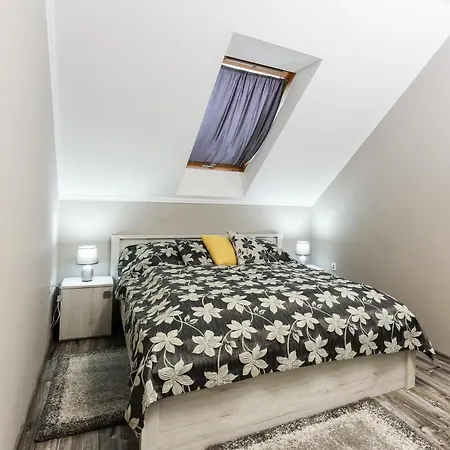 Apartment Gardi *